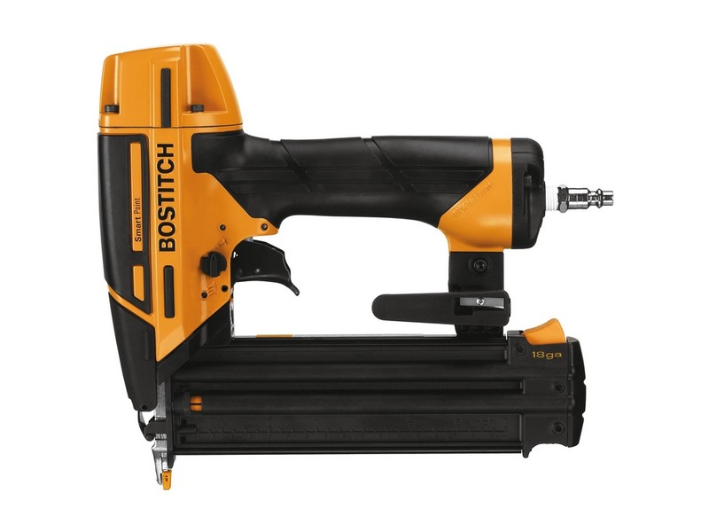 Bostitch Smart Point Pneumatic 18 Ga. Brad Nailer Kit