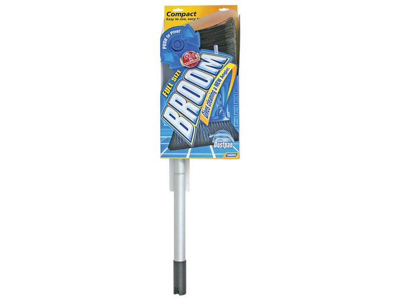 Camco Adjustable Broom and Dustpan 32 oz