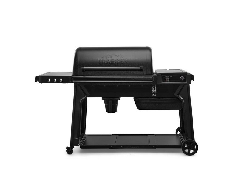 Traeger Woodridge Pro Wood Pellet Grill Black