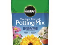 Miracle-Gro Moisture Control Flower and Plant Potting Mix 8 qt