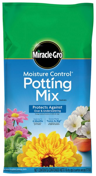 Miracle-Gro Moisture Control Flower and Plant Potting Mix 16 qt