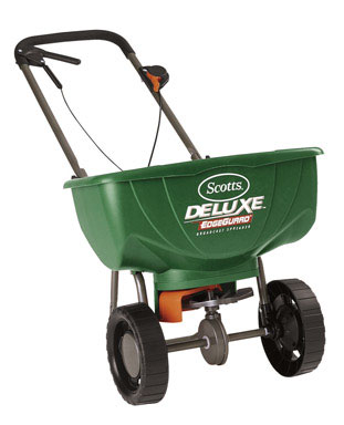Scotts Turf Builder EdgeGuard DLX 5 ft. W Broadcast Push Spreader For Fertilizer/Ice Melt/Seed 60 lb
